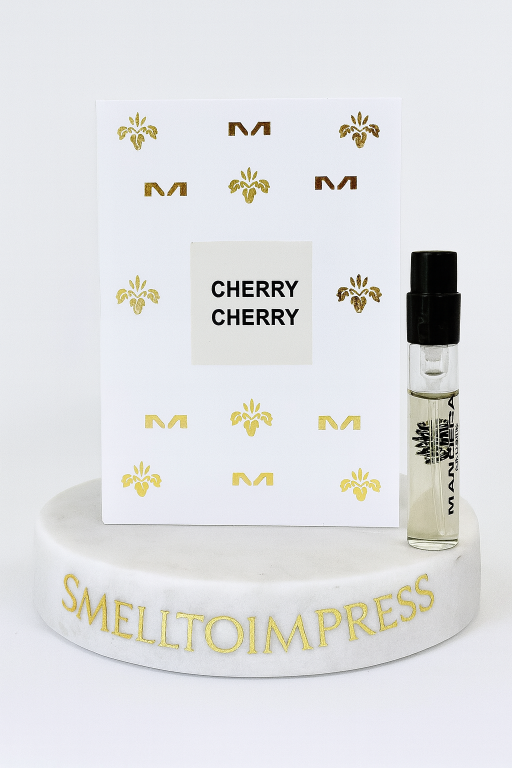 MANCERA Cherry Cherry Eau de Parfum 0,06 fl. oz. 2 ml échantillon officiel de parfum sur support en marbre de luxe smelltoimpress