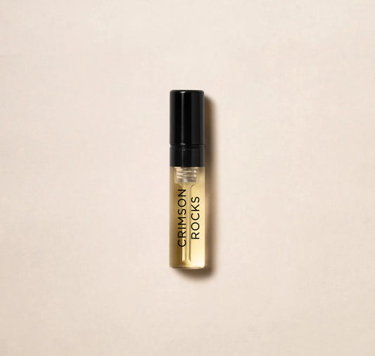 Indulge in the luxurious scent of Amouage Crimson Rock with this 2 ml 0,06 oz officieel parfumstaaltje. From the prestigious Amouage perfume house
