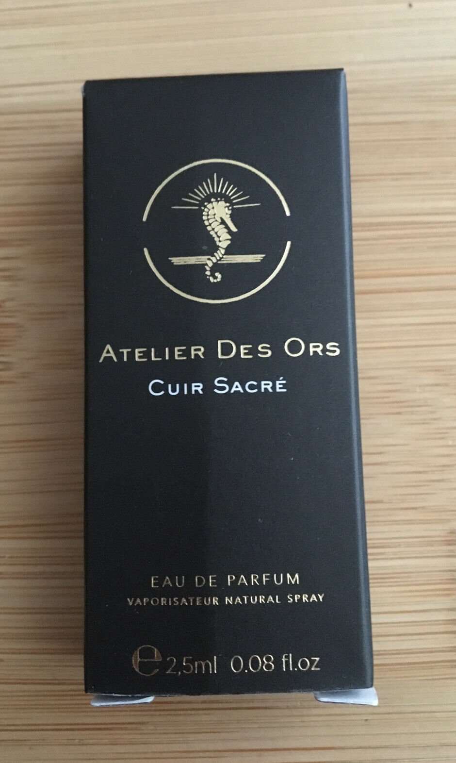 Atelier Des Ors Cuir Sacré 2.5ml 0.08 fl. onces. officiel parfymprov, Atelier Des Ors Cuir Sacre 2.5ml 0.08 fl. onces. parfumeprøve officiel, Atelier Des Ors Cuir Sacre 2.5ml 0.08 fl. onces. parfums officiels, Atelier Des Ors Cuir Sacre 2.5ml 0.08 fl