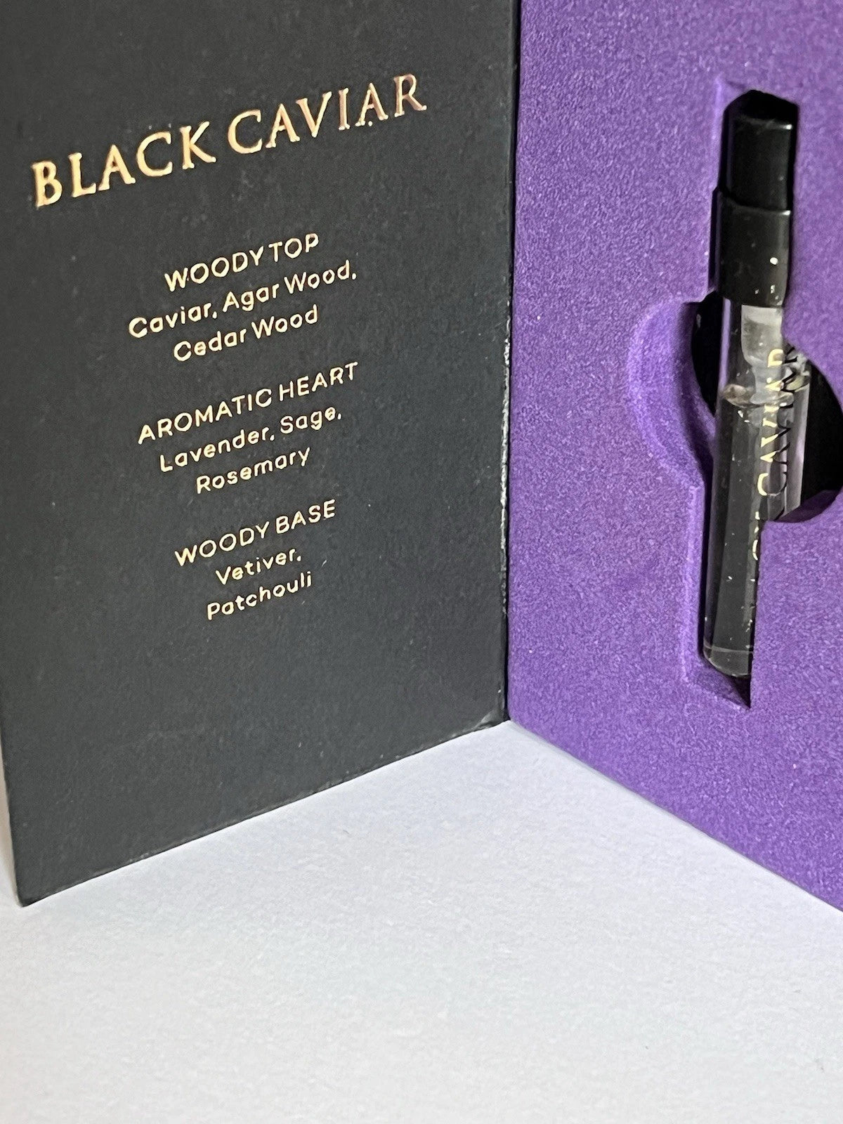 Electimuss London Black Caviar 1.5 ml 0,05 fl oz officieel parfumstaaltje