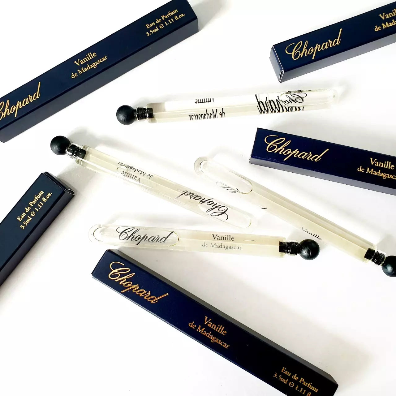 Chopard Vanille de Madagascar 3,5 ml 0,12 fl. oz. échantillon officiel - Chopard Rose Seljuke - Chopard Haute Parfumerie - Chopard Rose Seljuke 3,5 ml 0,12 fl. oz. mini-smelltoimpress