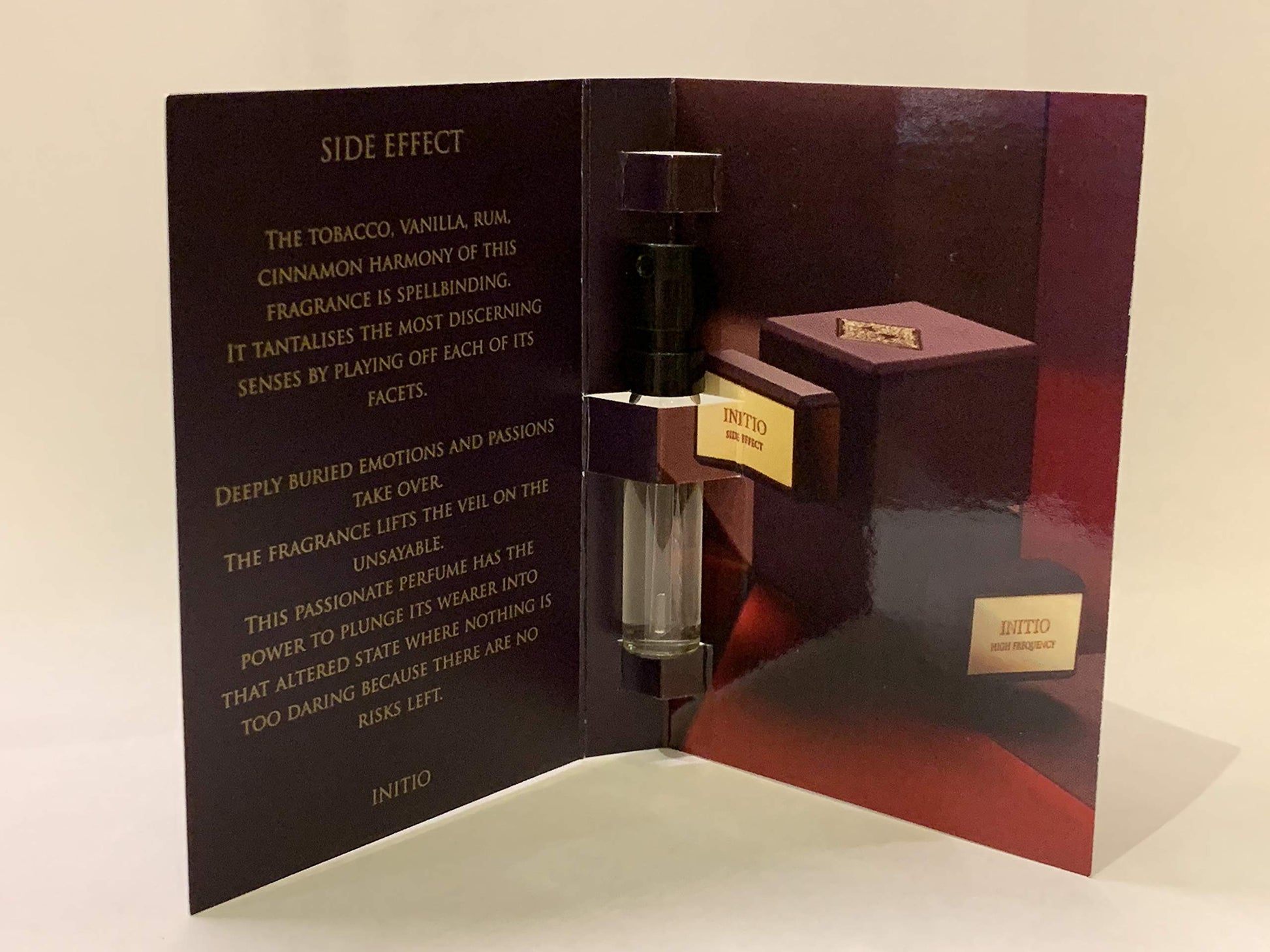 Effet secondaire initial 1,5 ml/0,05 fl.oz. virallinen hajuvesinäyte, Initio Side Effect 1.5ml/0.05 fl.oz. parfum oficjalna próbka, effet secondaire initial 1,5 ml/0,05 fl.oz. officiel parfymprov, Initio Side Effect 1.5ml/0.05 fl.oz. parfumeprøve off