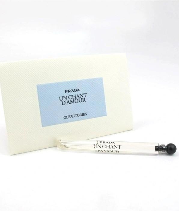 Prada Un Chant D'amour Olfactif mini 4ml 0.14 fl. oz échantillon de parfum officiel, Prada Un Chant D’amour Olfactories mini 4ml 0.14 fl. oz virallinen hajuvesinäyte, Prada Un Chant D'amour Olfactories mini 4ml 0.14 fl. oz oficjalna próbka parfum, Pr