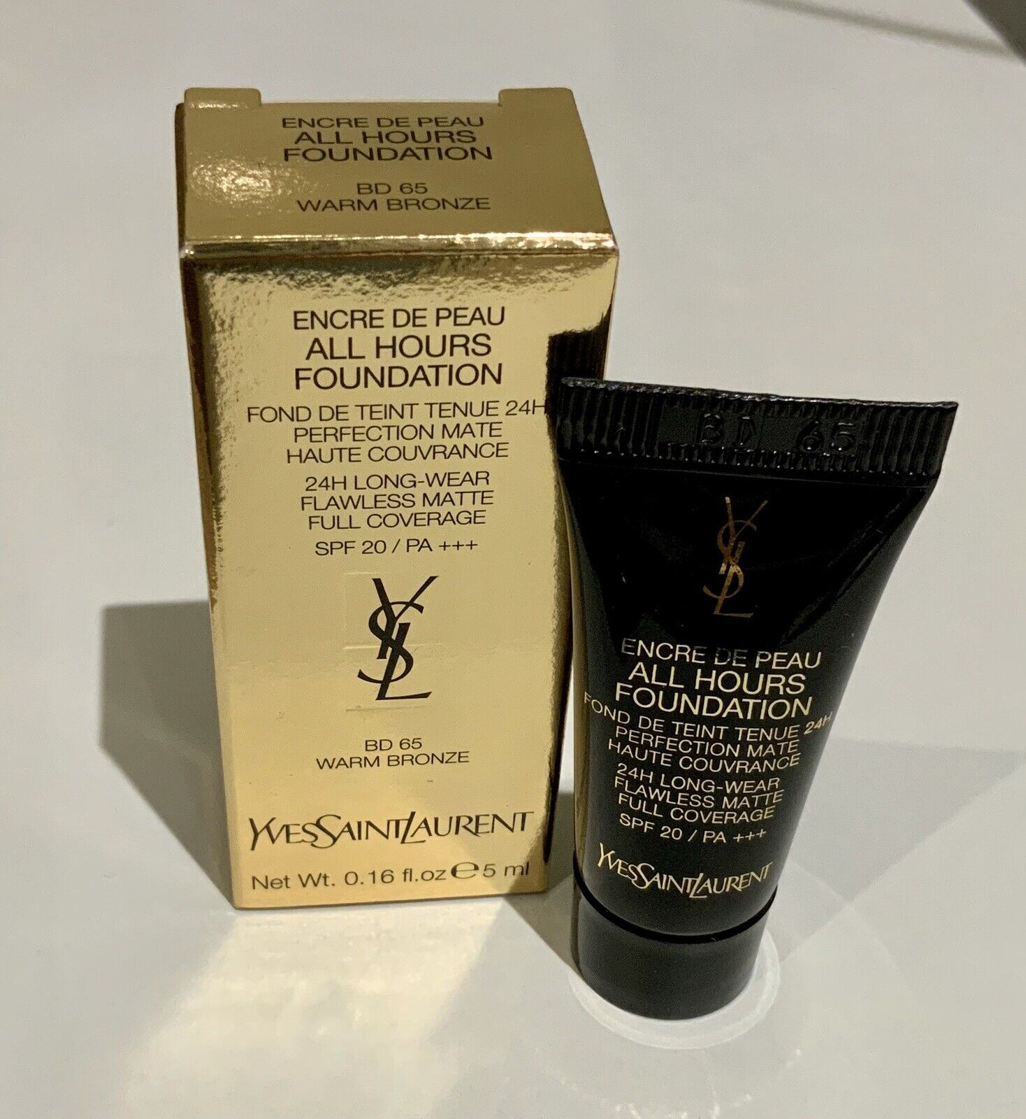Fond de teint All Hours Yves Saint Laurent 5 ml 0,16 fl. oz. échantillon officiel de soins de la peau Teinte B 10 Porcelaine chaude